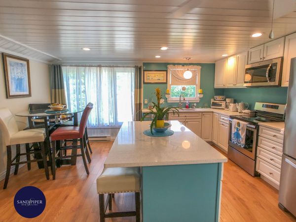 Cape Cod Home 995066