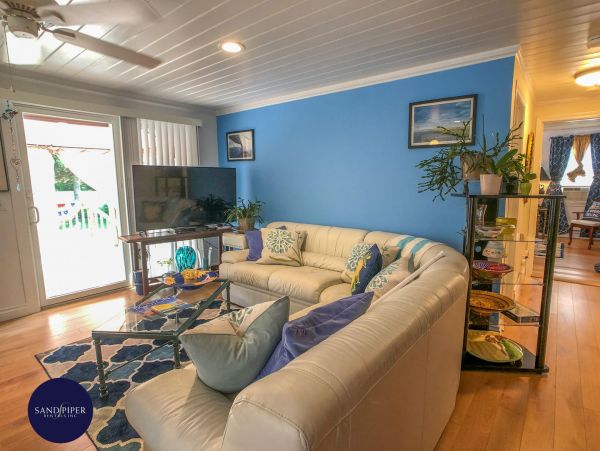 Cape Cod Home 995066
