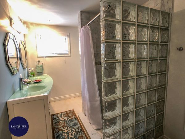 Cape Cod Home 995066