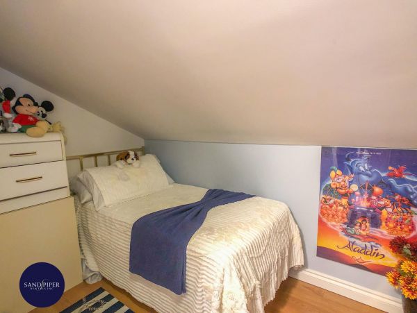 Cape Cod Home 995066