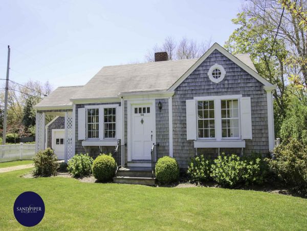 Cape Cod Home 995068