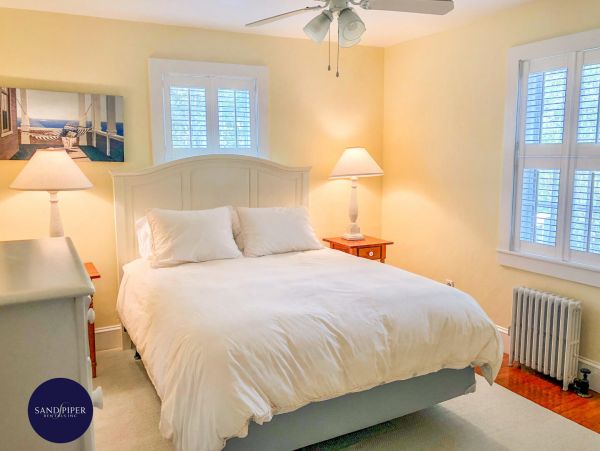 Cape Cod Home 995068