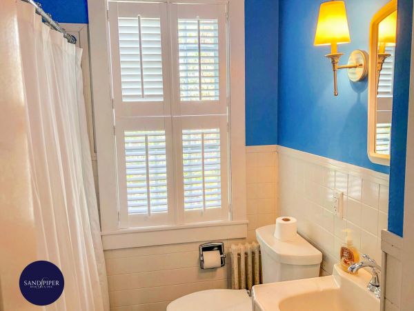 Cape Cod Home 995068
