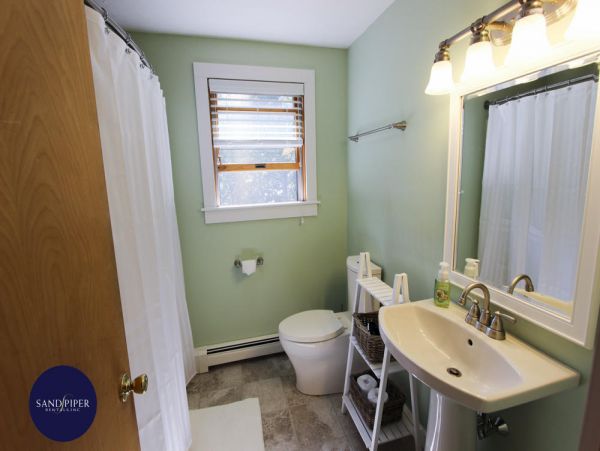 Cape Cod Home 995069