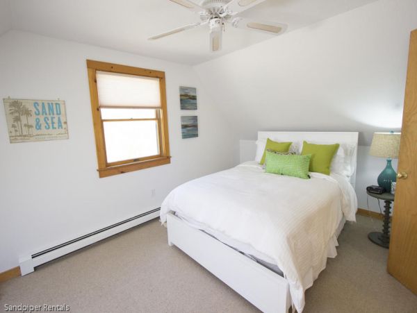 Cape Cod Home 995069
