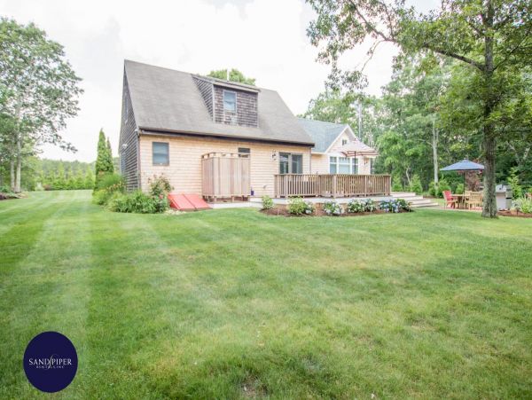 Cape Cod Home 995069