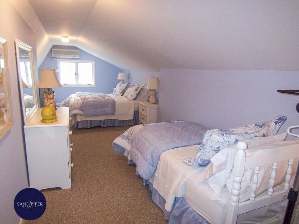 Cape Cod Home 995070