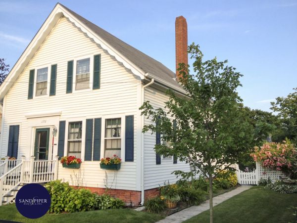 Cape Cod Home 995071