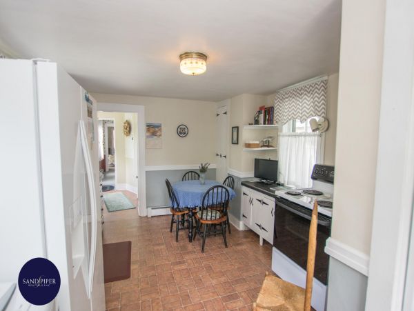 Cape Cod Home 995071