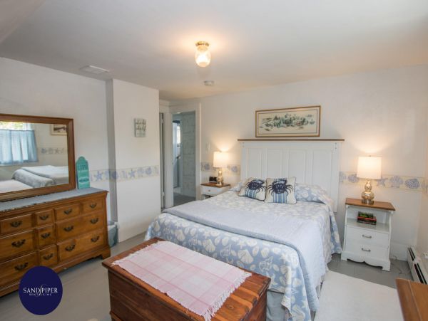 Cape Cod Home 995071