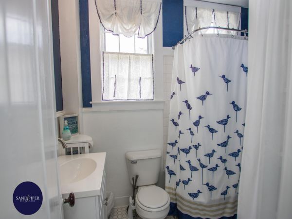 Cape Cod Home 995071