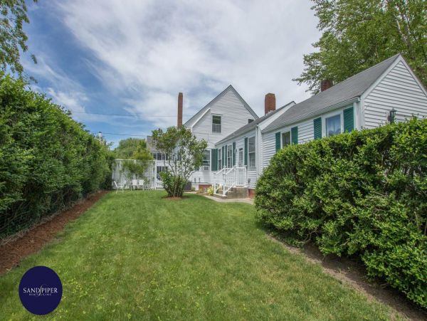 Cape Cod Home 995071