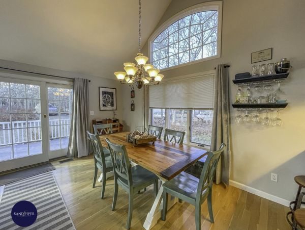 Cape Cod Home 995072