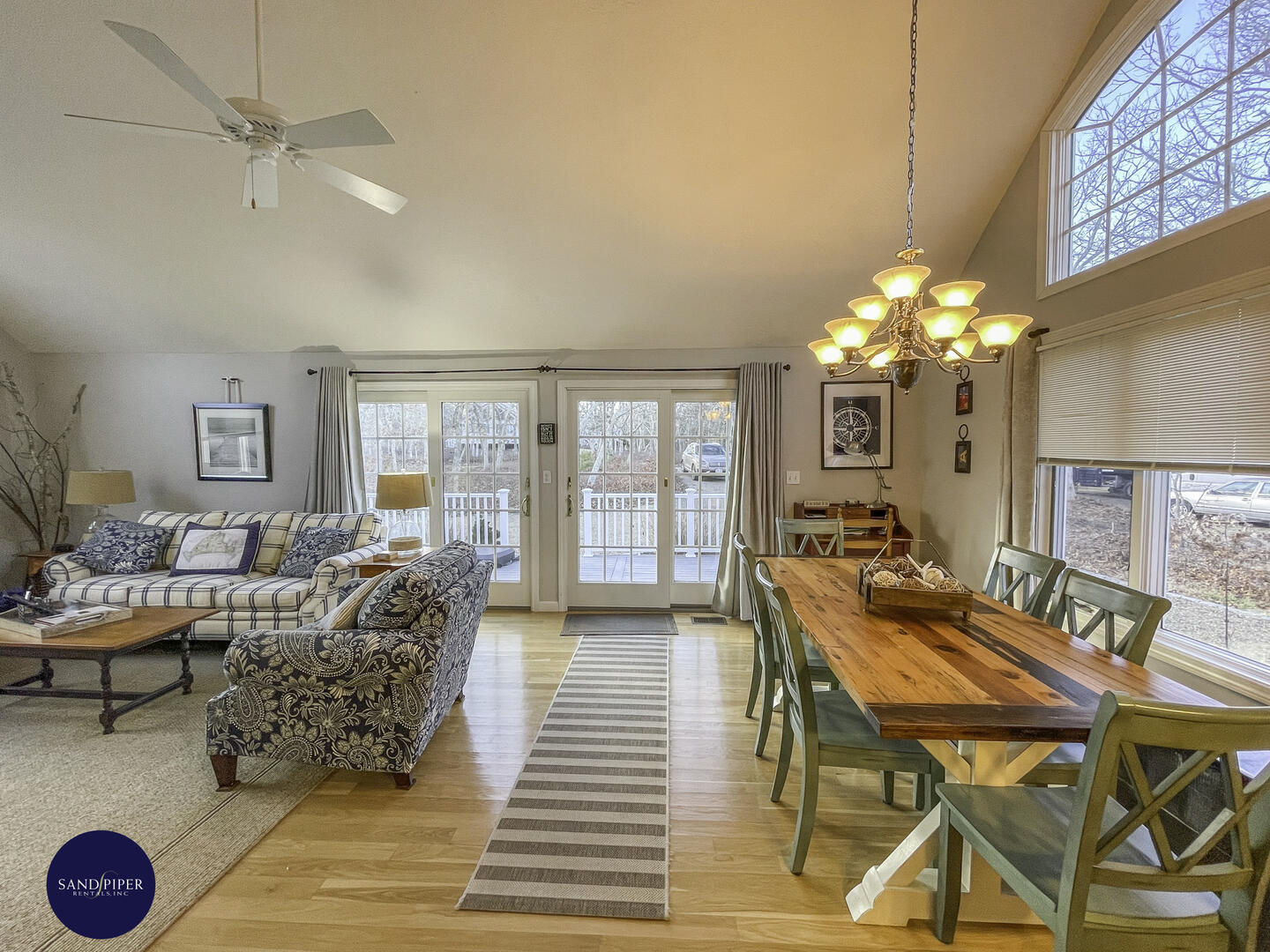 Cape Cod Home 995072