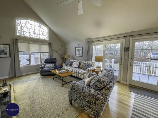Cape Cod Home 995072