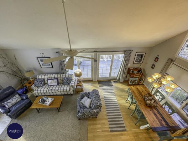 Cape Cod Home 995072