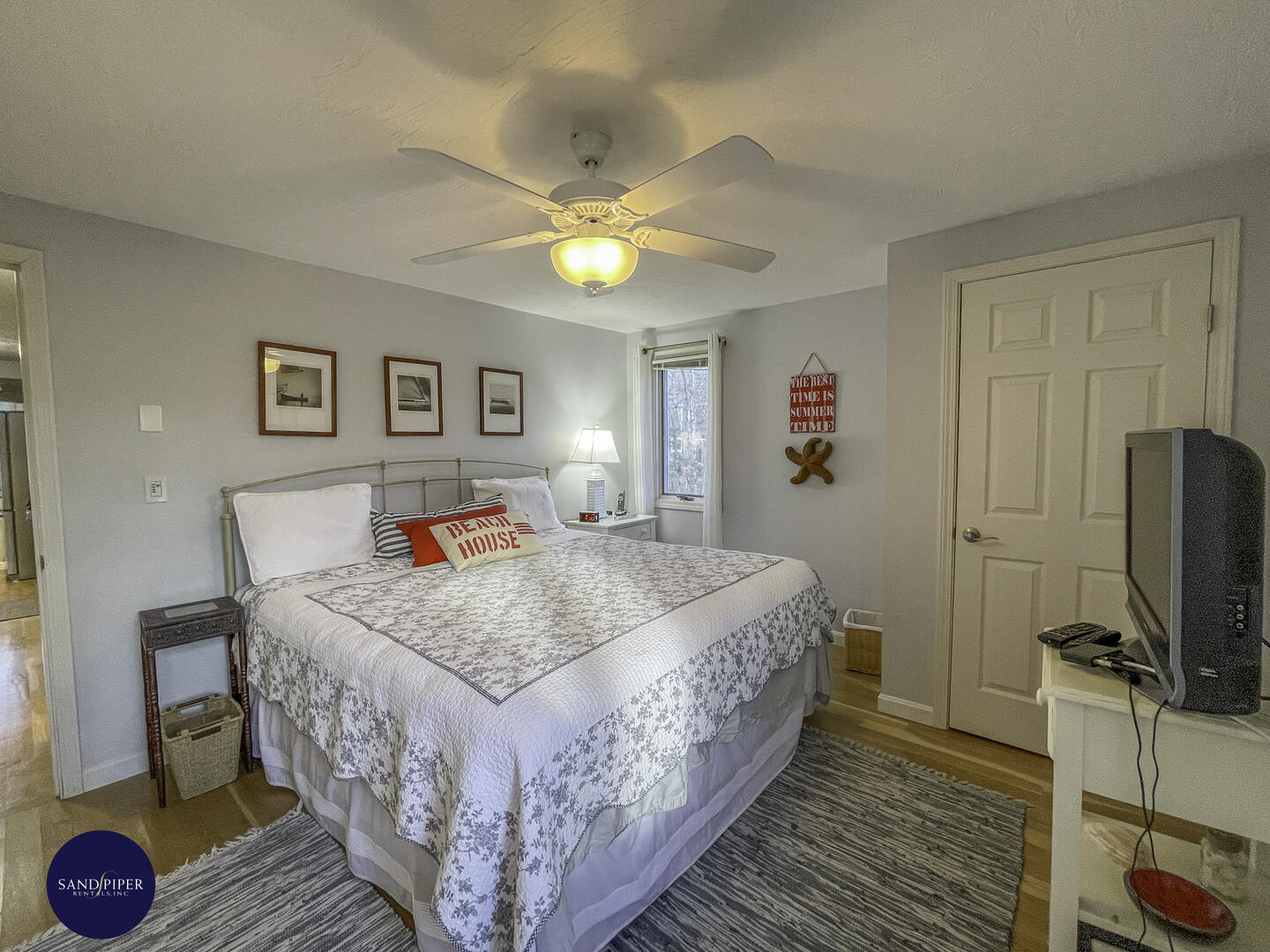 Cape Cod Home 995072