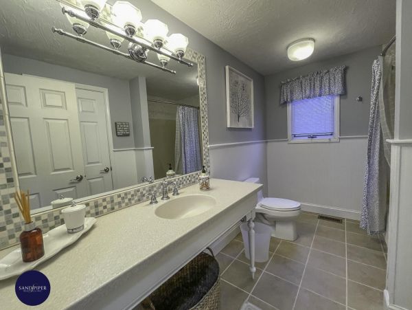 Cape Cod Home 995072