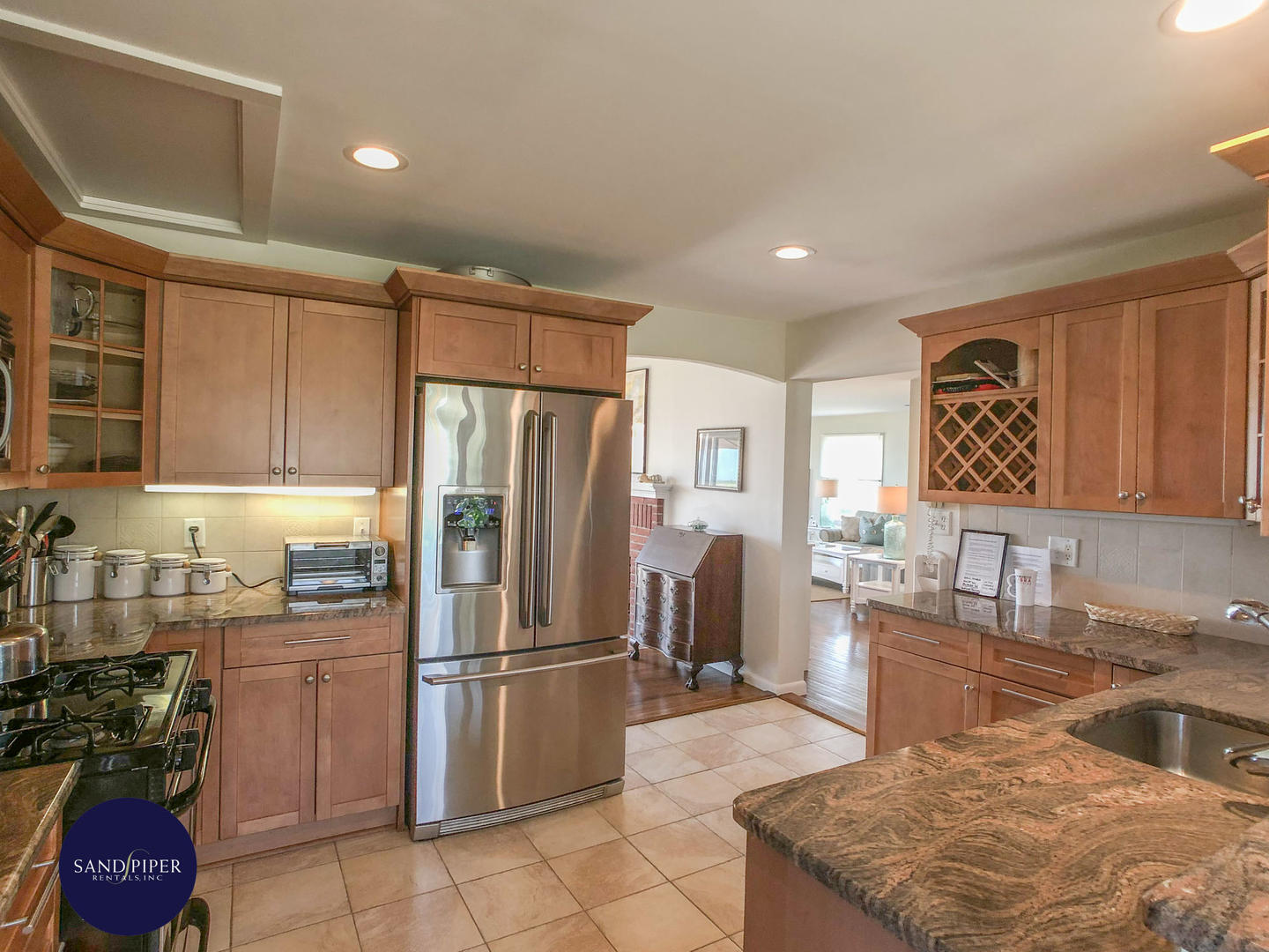 Cape Cod Home 995073