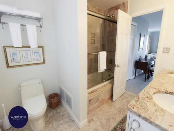 Cape Cod Home 995073