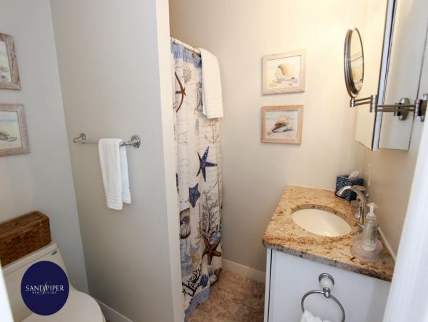 Cape Cod Home 995073