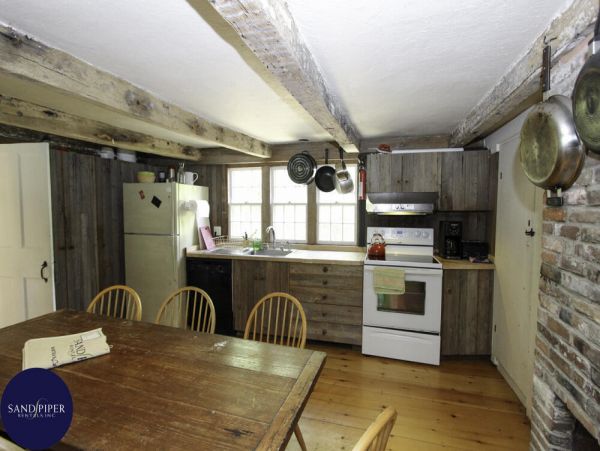 Cape Cod Home 995074