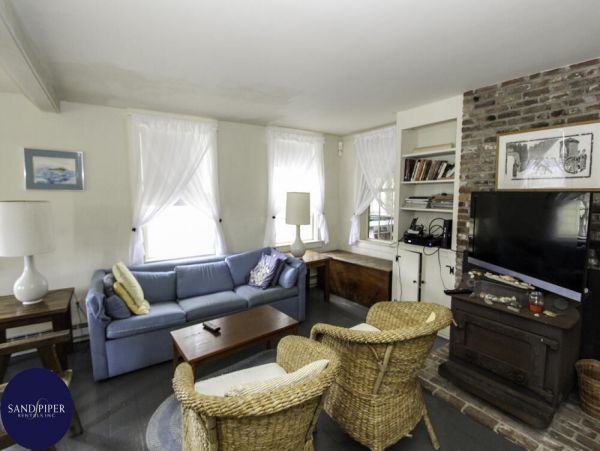 Cape Cod Home 995074