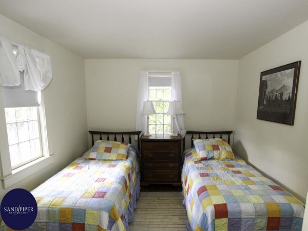 Cape Cod Home 995074