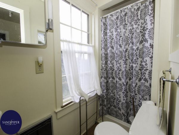 Cape Cod Home 995074