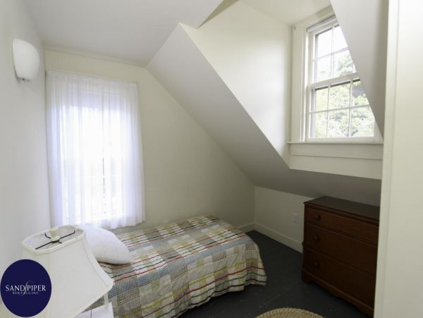Cape Cod Home 995074
