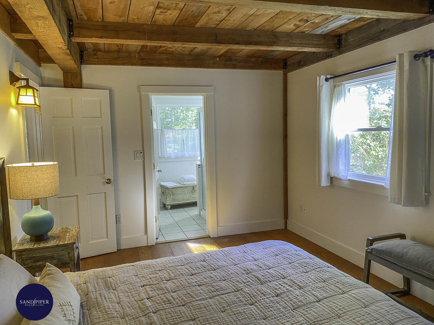 Cape Cod Home 995075