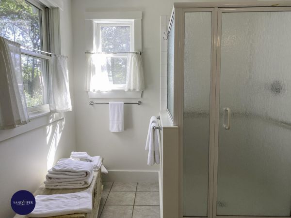 Cape Cod Home 995075