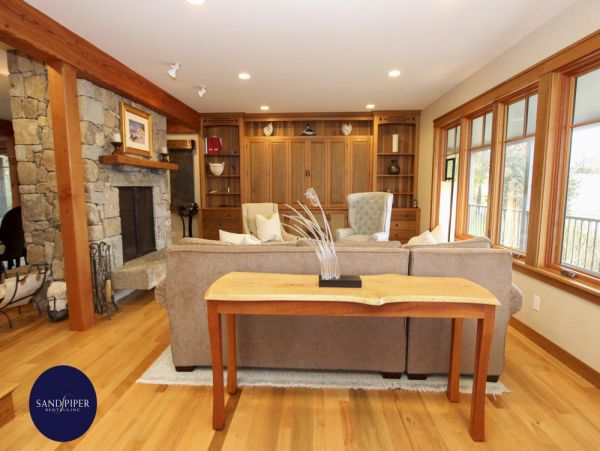 Cape Cod Home 995076