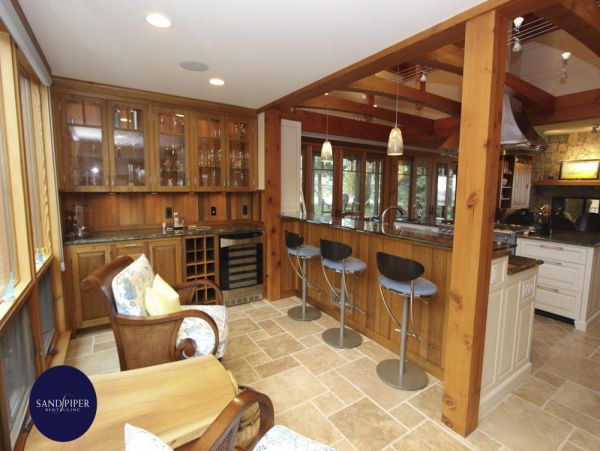 Cape Cod Home 995076