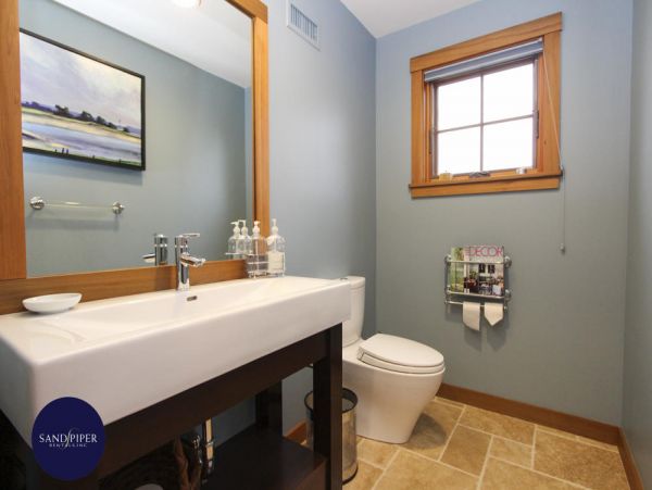 Cape Cod Home 995076