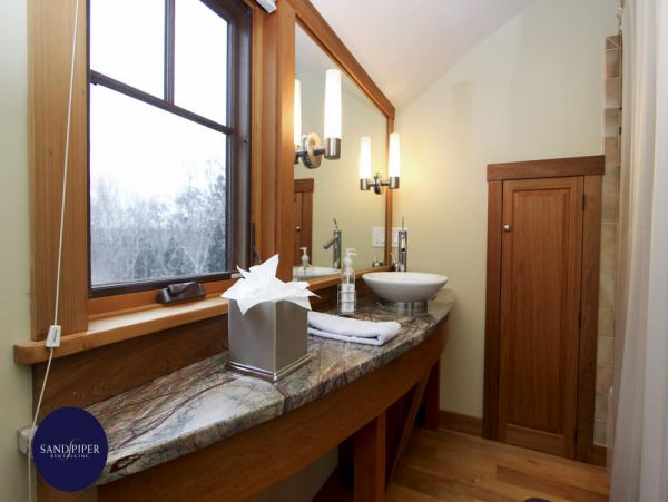 Cape Cod Home 995076