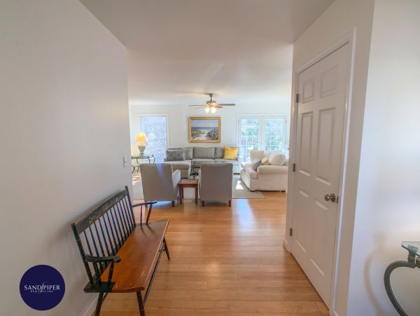 Cape Cod Home 995077