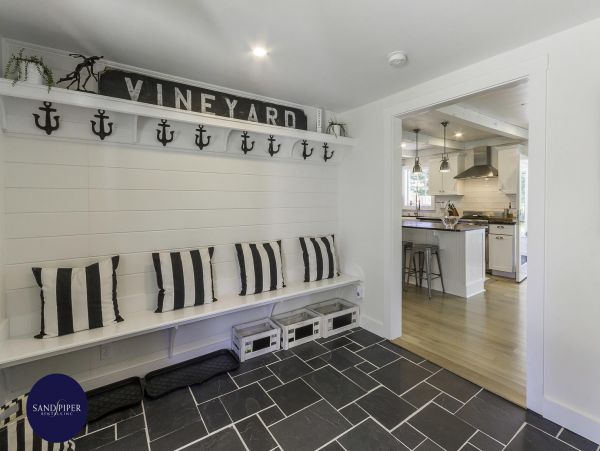 Cape Cod Home 995079