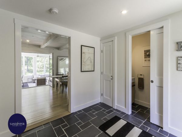 Cape Cod Home 995079