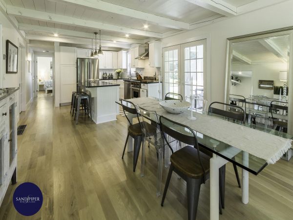 Cape Cod Home 995079