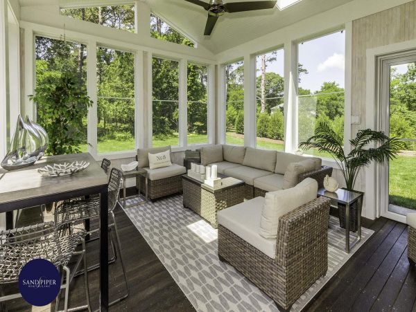 Cape Cod Home 995079