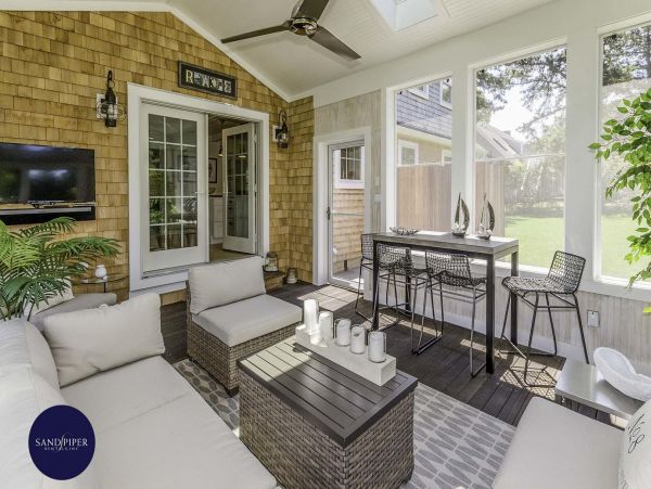 Cape Cod Home 995079