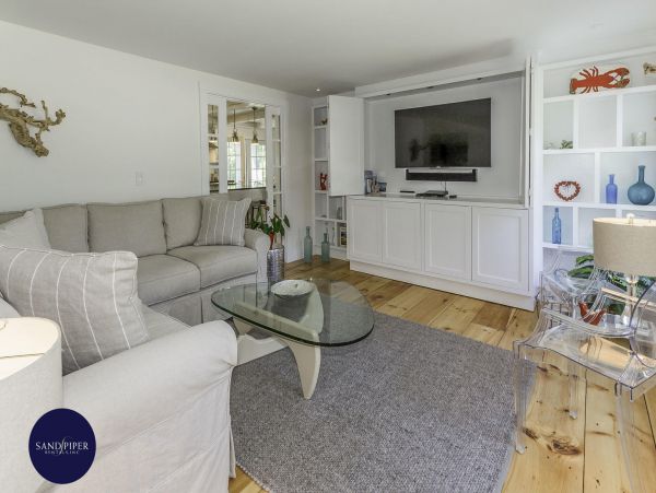 Cape Cod Home 995079