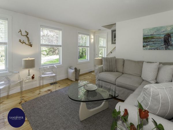 Cape Cod Home 995079