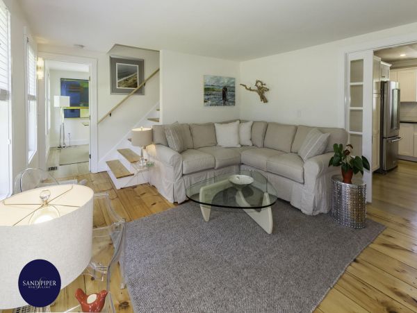 Cape Cod Home 995079
