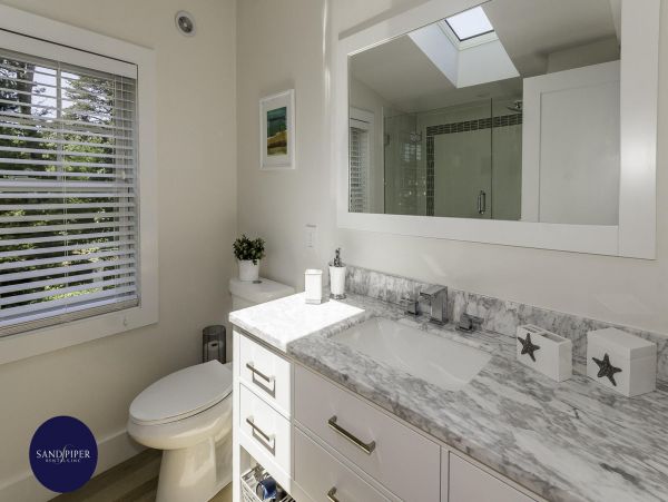 Cape Cod Home 995079