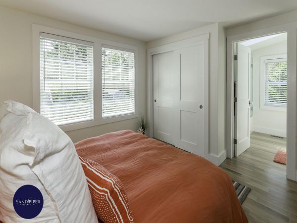 Cape Cod Home 995079