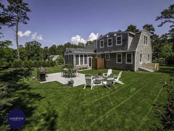 Cape Cod Home 995079