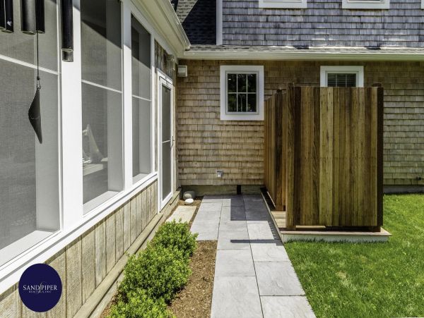 Cape Cod Home 995079