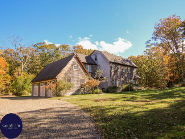 Cape Cod Home 995080